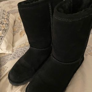 NEW - barefoot black boots